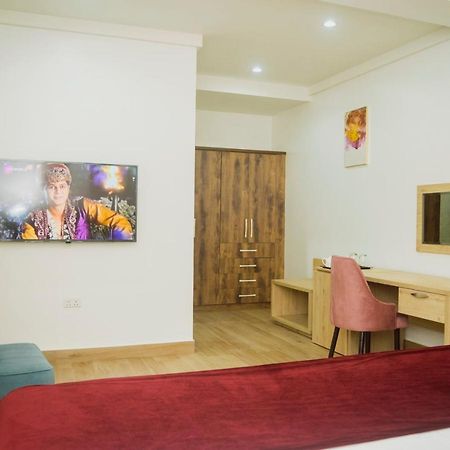 Quest Boutique Hotel Gwarinpa Extérieur photo