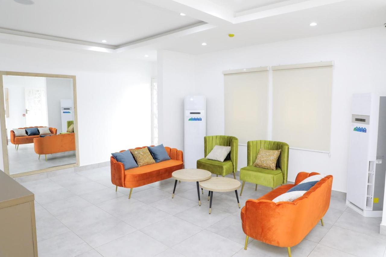Quest Boutique Hotel Gwarinpa Extérieur photo