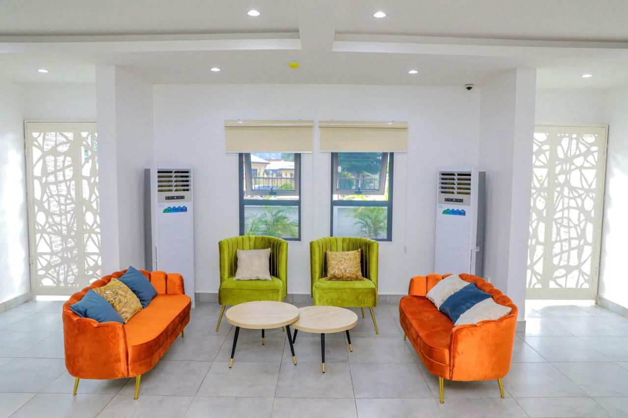 Quest Boutique Hotel Gwarinpa Extérieur photo
