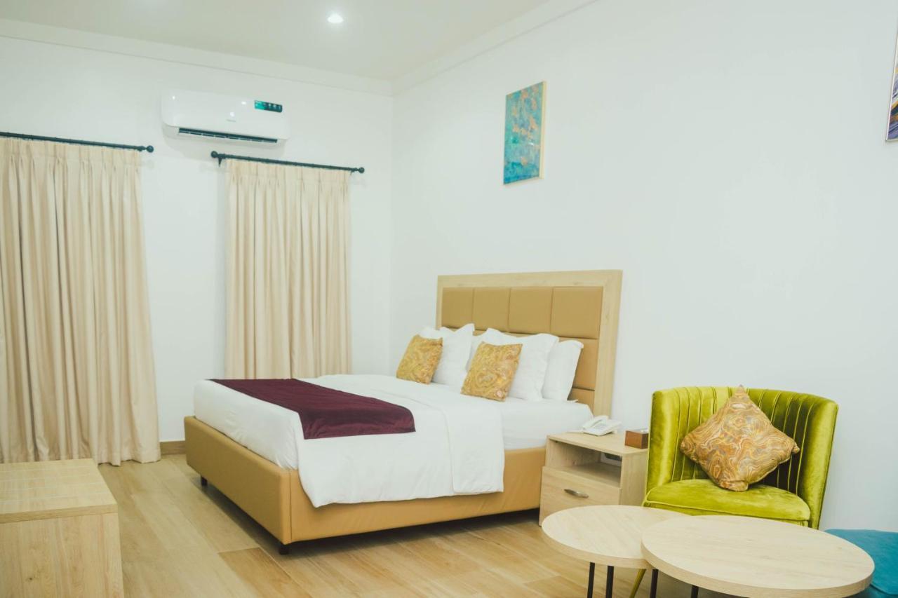 Quest Boutique Hotel Gwarinpa Extérieur photo