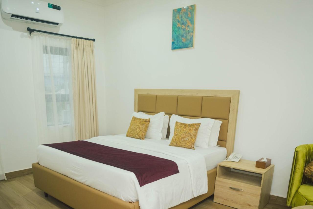 Quest Boutique Hotel Gwarinpa Extérieur photo