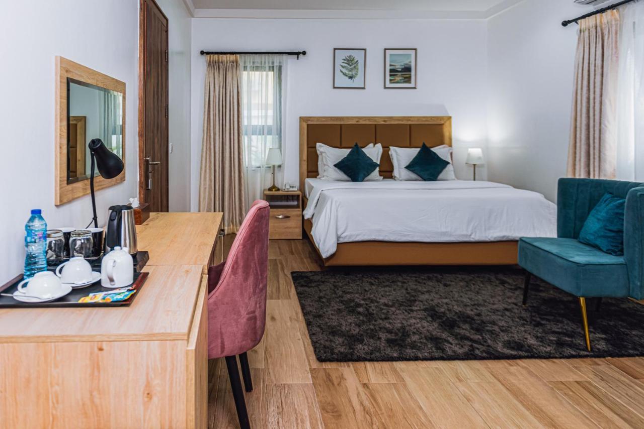 Quest Boutique Hotel Gwarinpa Extérieur photo